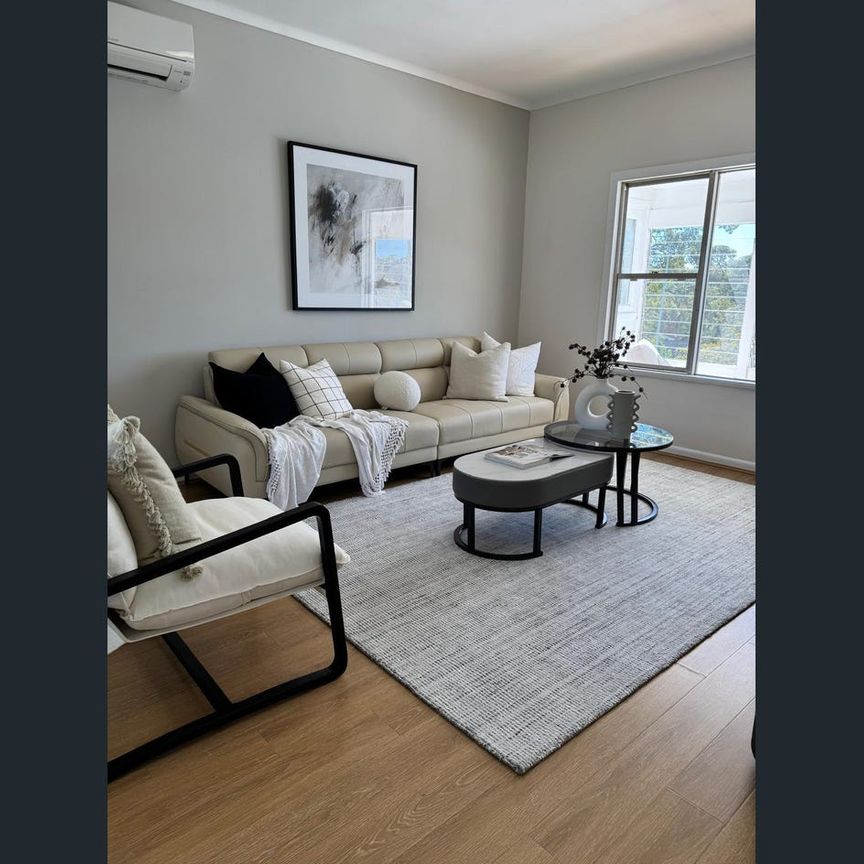 Spacious Upstairs Living with Georges River Views - Photo 1
