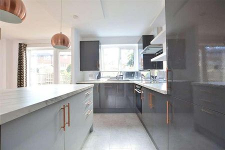 Lyme Farm Road, Lee, London, SE12 - Photo 3