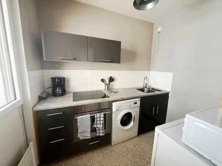 Location Appartement 1 pièce 29m² ST ETIENNE 42000 - Photo 3