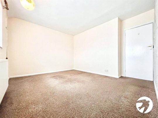 3 bedroom end of terrace house to rent - Photo 1