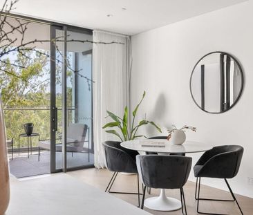 Luxury Apartment in Prestigious BLUE Development - Photo 3