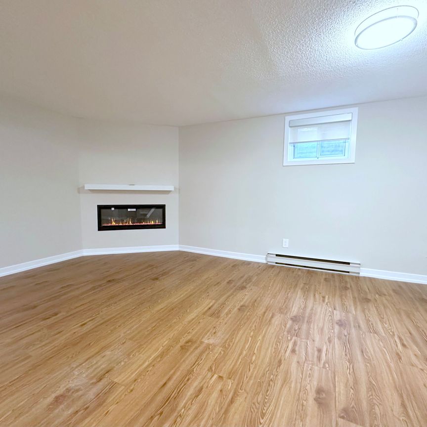 For Lease - 2605F Battleford Road, Mississauga, Ontario - Photo 1