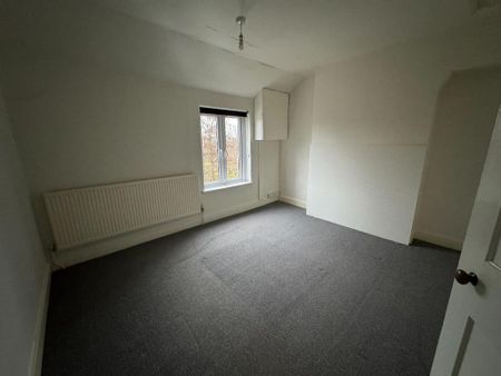 2 bedroom semi-detached house to rent - Photo 4