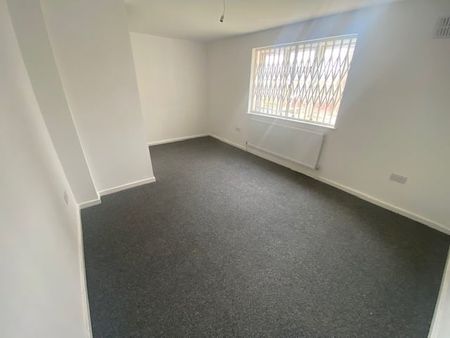 2 Bed Maisonette, Eric Close, E7 - Photo 2