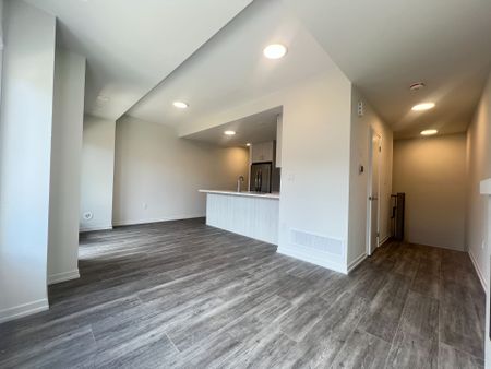 For Lease - 214 Matawin Lane, Richmond Hill, Ontario - Photo 5