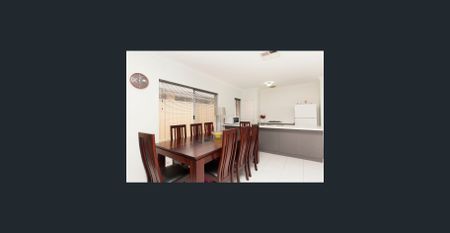 Spacious 3-Bedroom & 2-Bathroom Family Home with Study - Photo 4