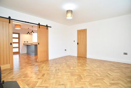 3 bedroom detached bungalow to rent - Photo 2