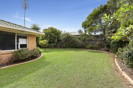 4 bedroom house by the bay - Photo 2
