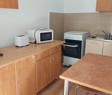 De închiriat apartament în centru - Photo 3