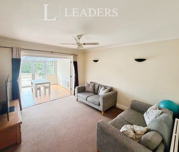 3 bedroom bungalow to rent Wivenhoe Road, Alresford, Colchester, CO7 - Photo 1