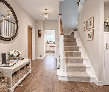 4 bedroom detached house to rent - Photo 2