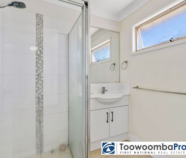 This upscale townhouse features open-concept living at its finest w... - Photo 5