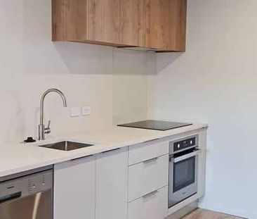 Modern 2BR Townhouse with Extras! - Photo 3