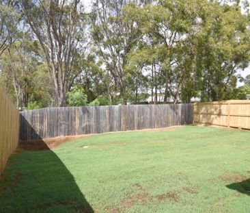 MODERN HOME IN FAMILY ESTATE! - Photo 6