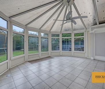 4 bedroom detached house to rent - Photo 3