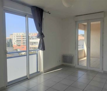 Location Appartement 2 pièces 54m² NIMES 30000 - Photo 3