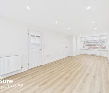 3 bedroom end of terrace house to rent - Photo 2