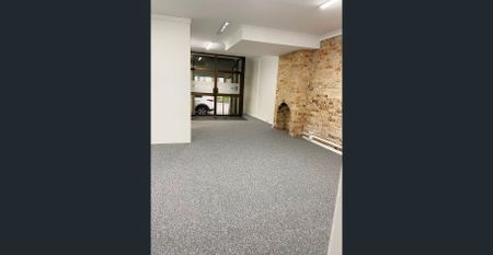 Spacious 2 bedrooms on a quite street - Photo 5