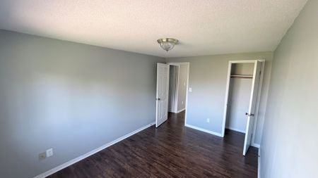 For Lease - 1 Royalwood Court Unit# 27, Hamilton, Ontario - Photo 4