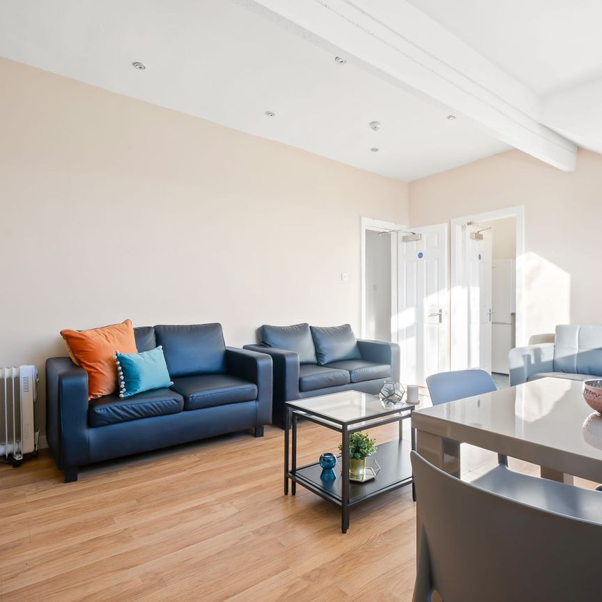 14 KELSO ROAD Leeds - LS2 9PR - Photo 1