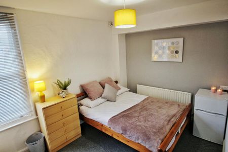 1 bedroom in a house share to rent - Photo 5