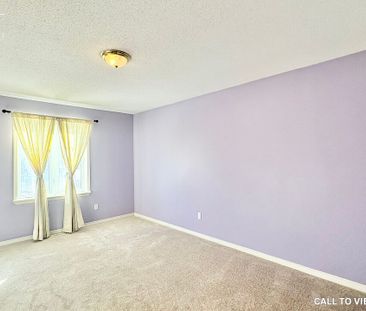 ELEGANT 3-BEDROOM FREEHOLD TOWNHOUSE WITH MODERN FINISHES - Photo 3