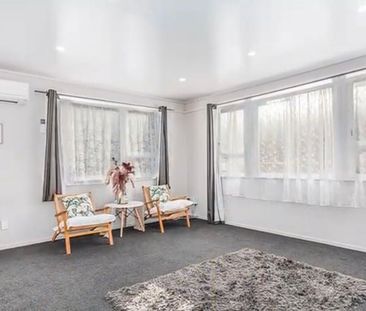 Family home near to porirua City and motorway - Photo 2