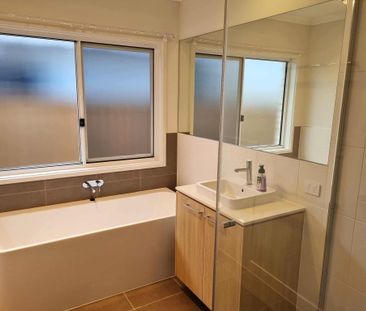 South Maclean - Photo 4