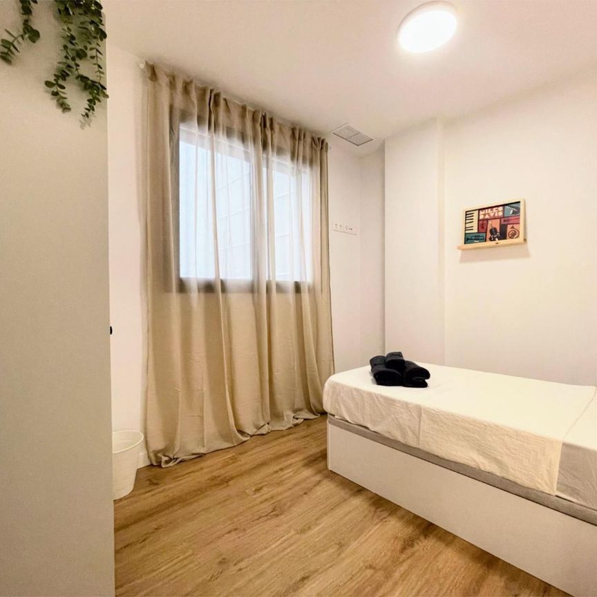 Piso de alquiler en Carrer del Berguedà, 99, Can Palet - Photo 1