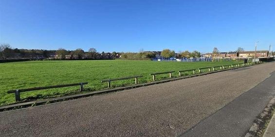 The Oval, Retford, DN22 - Photo 3