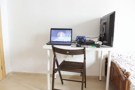 Callejón Dos Hermanas, Sevilla, Andalusia 41004 - Photo 3