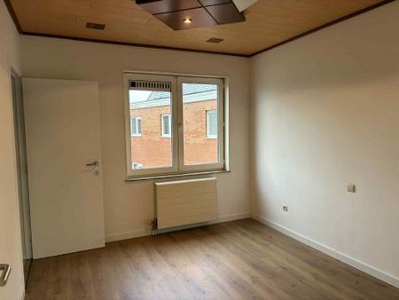 HERZELE - Ruim appartement vlakbij station - Foto 5