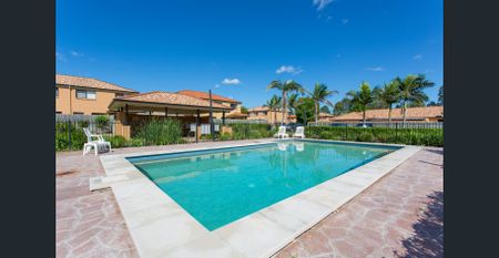 QUAILITY 5 BEDROOM + 1 Study EXECUTIVE HOME--DAW ROAD RUNCORN $985 Weekly - Available Soon - Photo 5