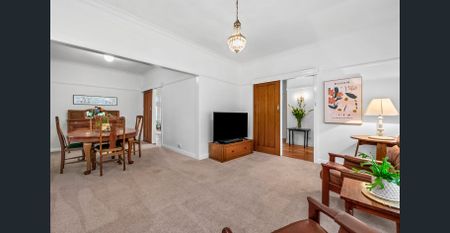 Beautiful Art Deco Home in Leafy Lifestyle Pocket - Photo 2