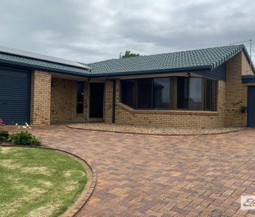 Spacious 3 Bedroom Home in Sought-After Sandstone Point - Photo 2