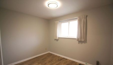 For Lease - 28 Reno Drive Unit# Main, Toronto, Ontario - Photo 2