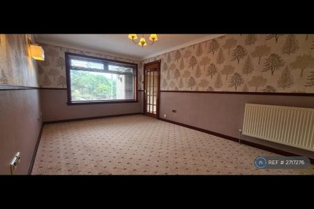 2 bedroom end of terrace house to rent - Photo 3