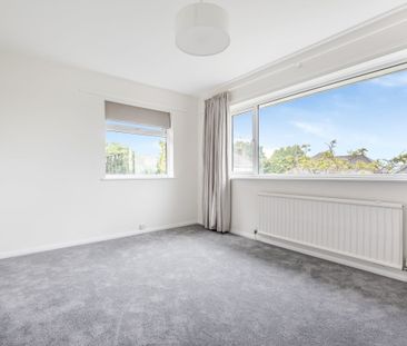 4 bedroom detached house to rent - Photo 2