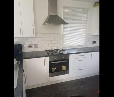 Room in a Shared House, Viola St, M11 - Photo 1