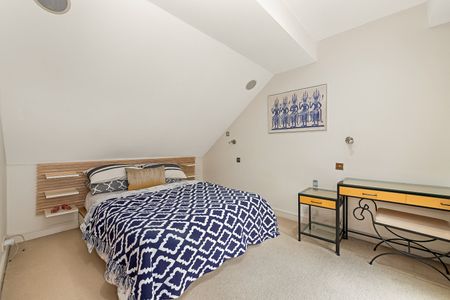 4 Bed Mews Property To Rent - Photo 3