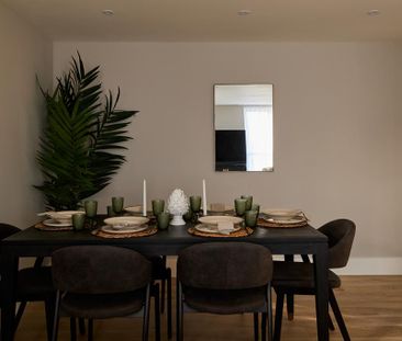 3 bedroom flat to rent - Photo 5