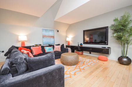 3 bedroom semi-detached house to rent - Photo 5