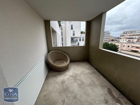 Location Appartement 3 pièces 58m² NANTERRE 92000 - Photo 3