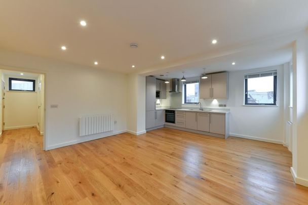 Broadway, Woking - 1 bedroomProperty for lettings - Seymours - Photo 1