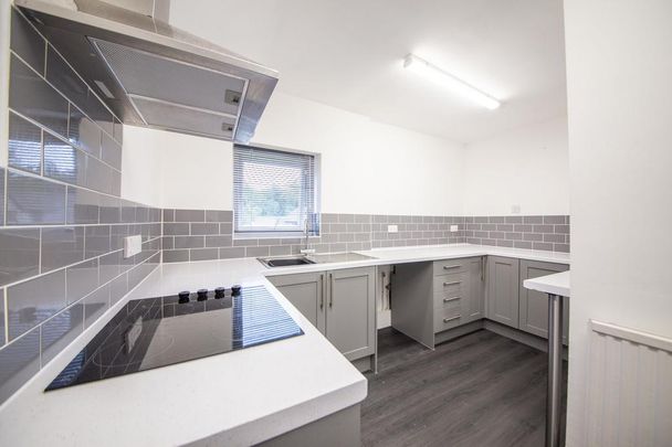 2 bedroom flat to rent - Photo 1