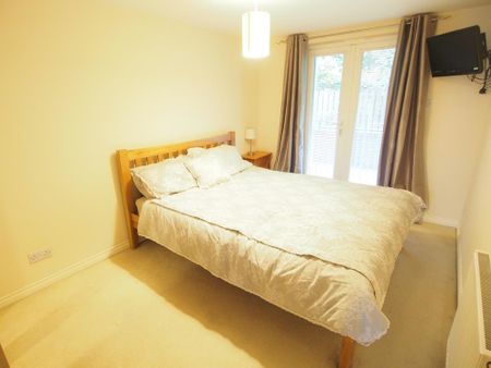 2 bedroom flat to rent - Photo 4