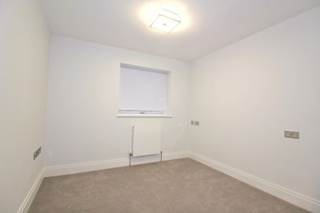 73 High Street, Maidenhead - Photo 3