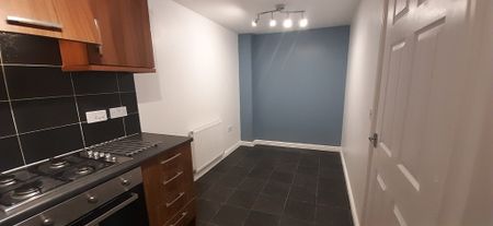 NEWLY REFURBISHED HOME – rare to market – immaculate 3 bed semi located in a quiet cul-de-sac to let in Bradford - Photo 5