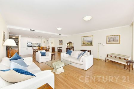 Luxury Waterfront Apartment in Balmain Cove – Fully Furnished - Photo 3