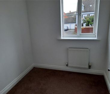 4 bedroom semi-detached house to rent - Photo 5